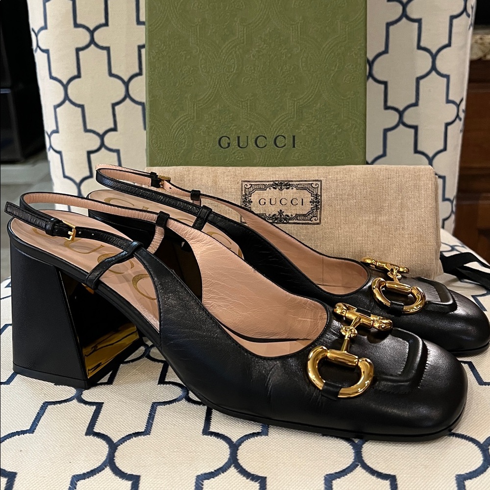 Like New Gucci Nero Leather Women's Shoes with Gold Horsebit Detailing Size 40+